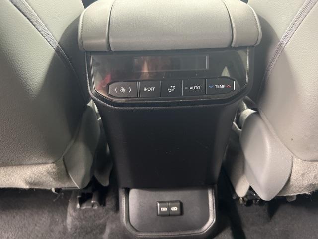 used 2022 Toyota Highlander car, priced at $31,500