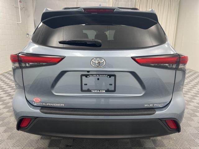 used 2022 Toyota Highlander car, priced at $31,500
