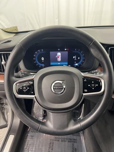 used 2023 Volvo XC60 car, priced at $37,250