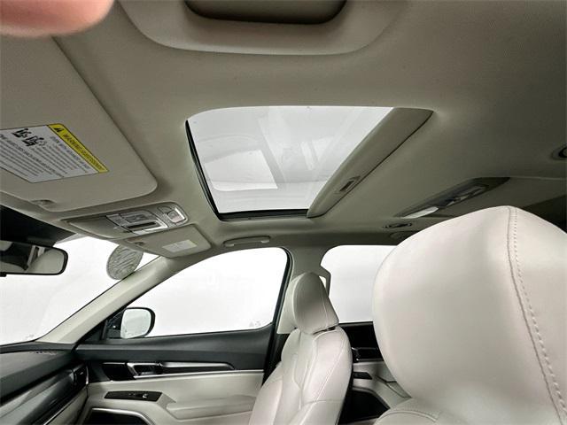 used 2023 Kia Telluride car, priced at $37,000