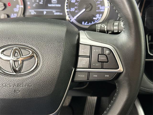 used 2023 Toyota Highlander car, priced at $34,500