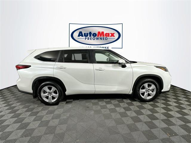 used 2023 Toyota Highlander car, priced at $34,500