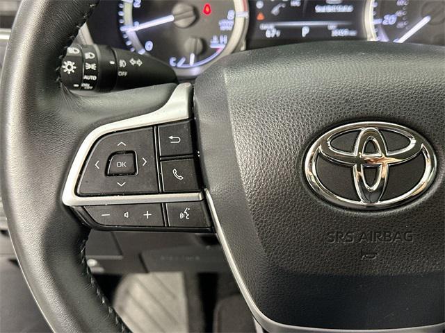 used 2023 Toyota Highlander car, priced at $34,500