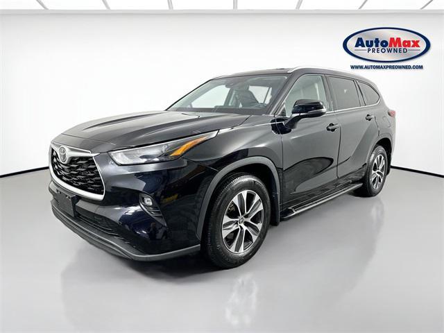 used 2022 Toyota Highlander car, priced at $36,500