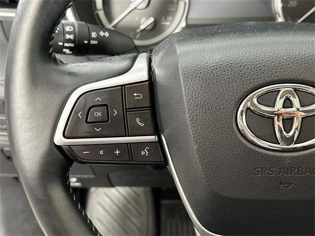 used 2022 Toyota Highlander car, priced at $37,500
