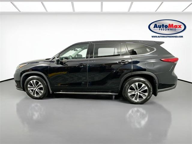 used 2022 Toyota Highlander car, priced at $35,000
