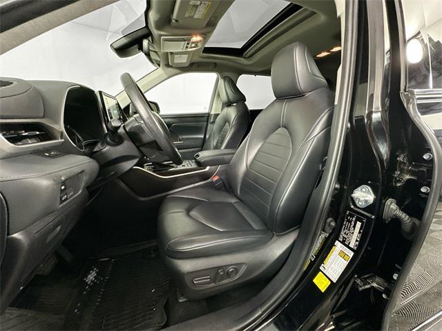 used 2022 Toyota Highlander car, priced at $37,500