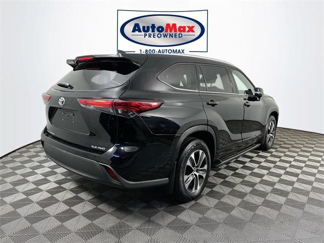 used 2022 Toyota Highlander car, priced at $37,500