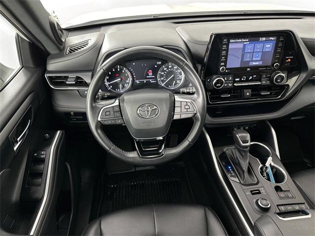 used 2021 Toyota Highlander car, priced at $40,000