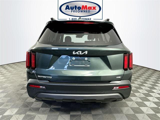 used 2023 Kia Sorento car, priced at $32,000