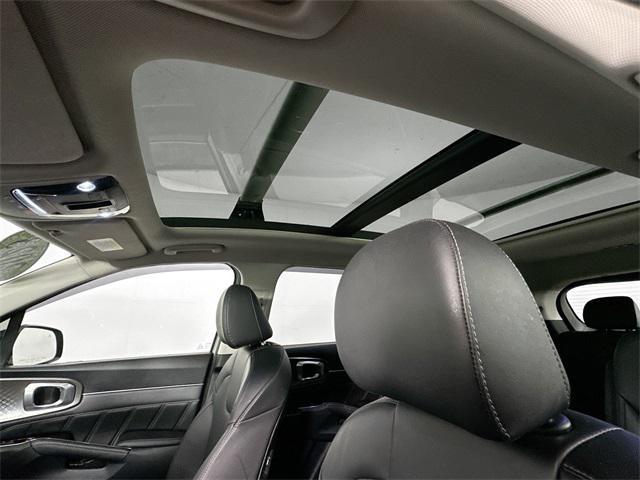 used 2023 Kia Sorento car, priced at $31,000