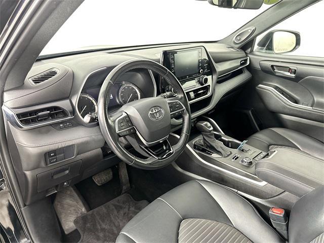 used 2021 Toyota Highlander car, priced at $39,000