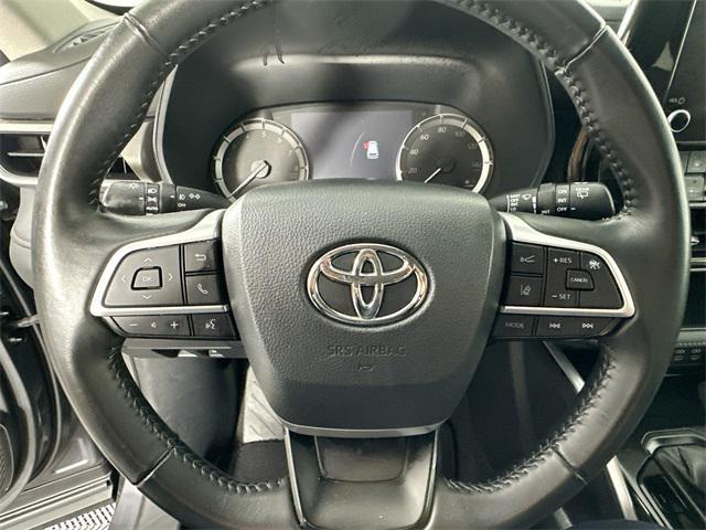 used 2023 Toyota Highlander car, priced at $35,000
