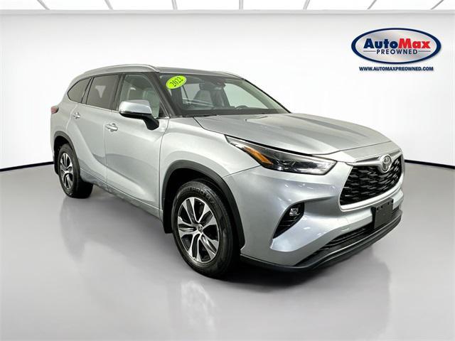 used 2022 Toyota Highlander car, priced at $37,500
