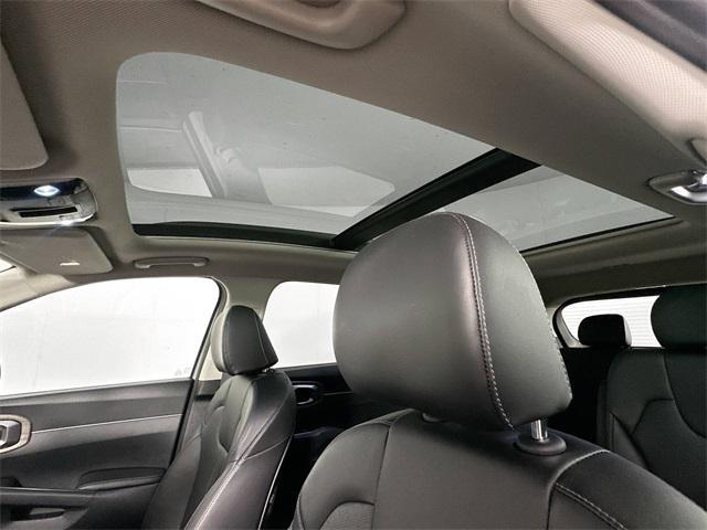 used 2022 Kia Sorento car, priced at $31,000