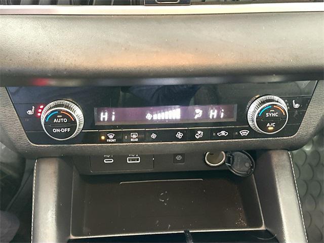 used 2023 Mitsubishi Outlander PHEV car, priced at $29,500