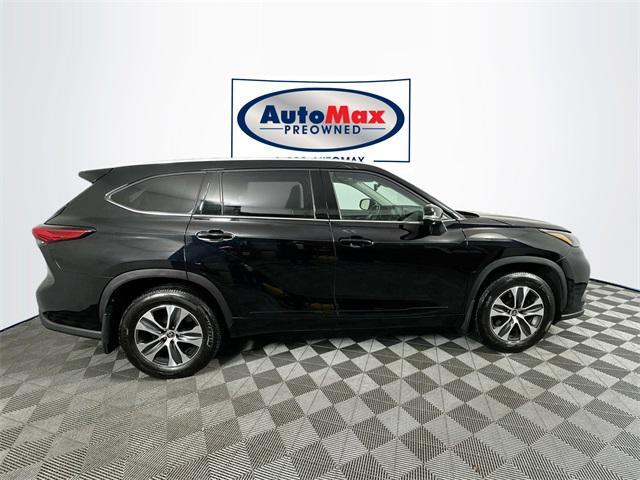 used 2022 Toyota Highlander car, priced at $36,000