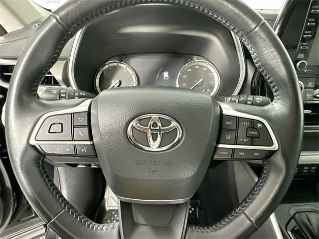 used 2022 Toyota Highlander car, priced at $36,000