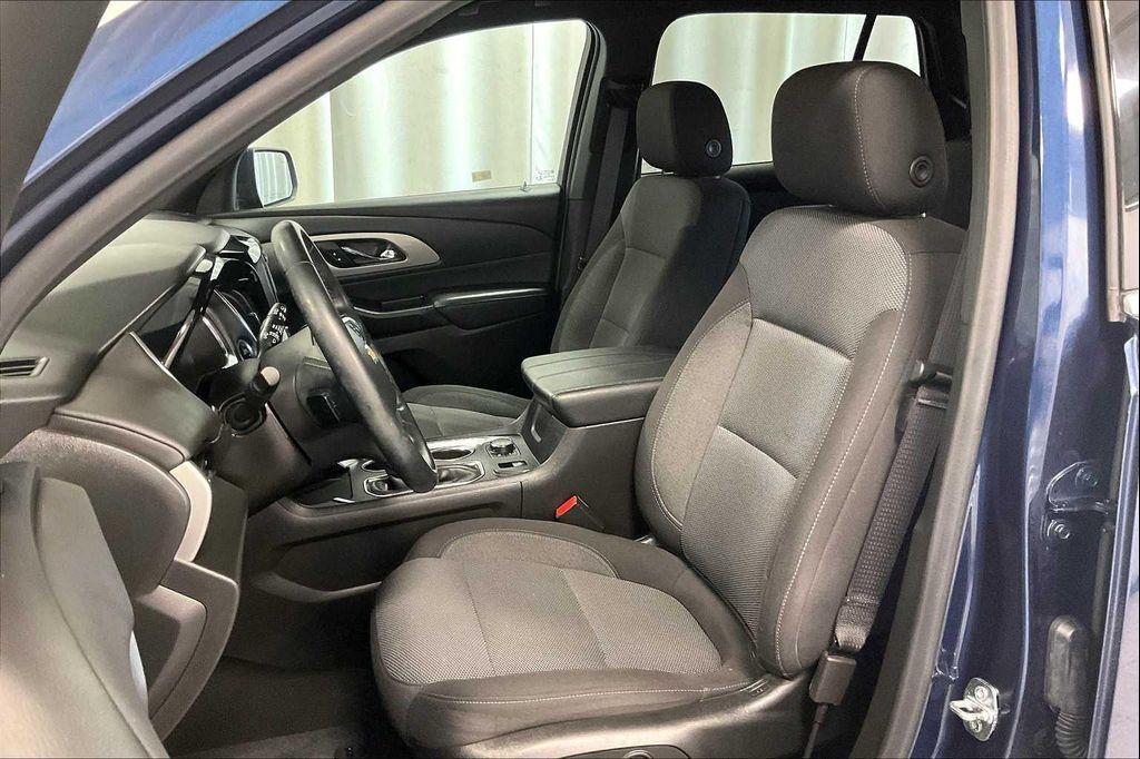 used 2023 Chevrolet Traverse car, priced at $28,900