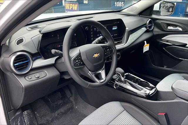 new 2025 Chevrolet Trax car, priced at $25,735
