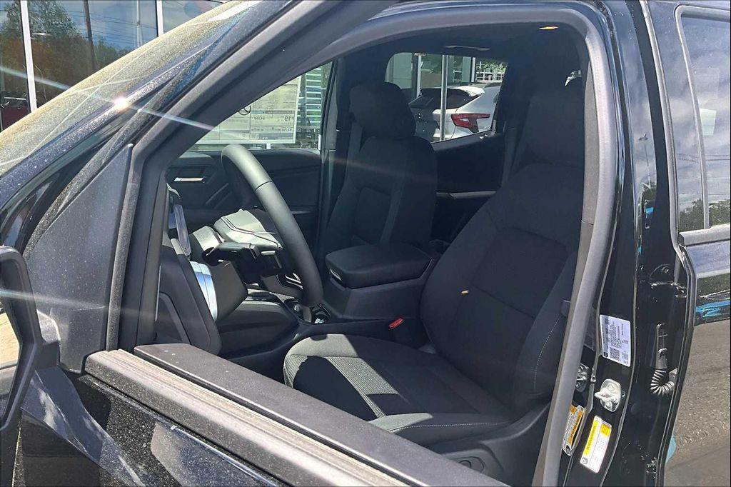 new 2025 Chevrolet Colorado car, priced at $38,640
