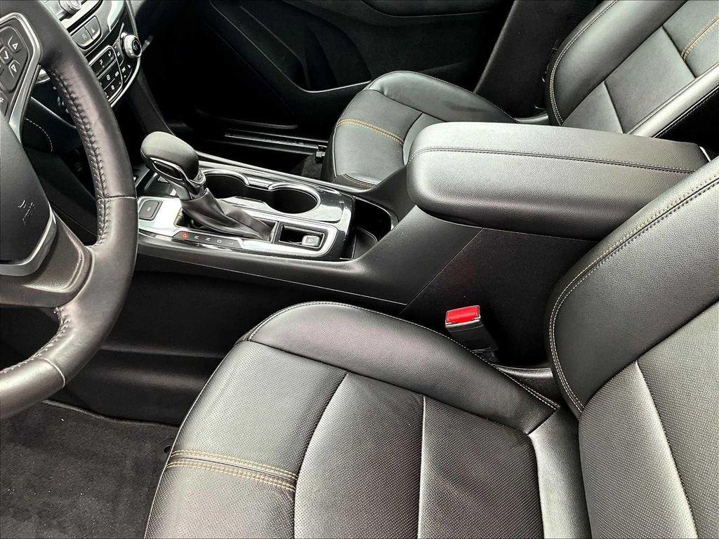 used 2022 Chevrolet Equinox car, priced at $25,700