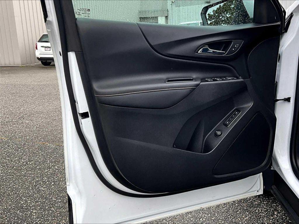 used 2022 Chevrolet Equinox car, priced at $25,700