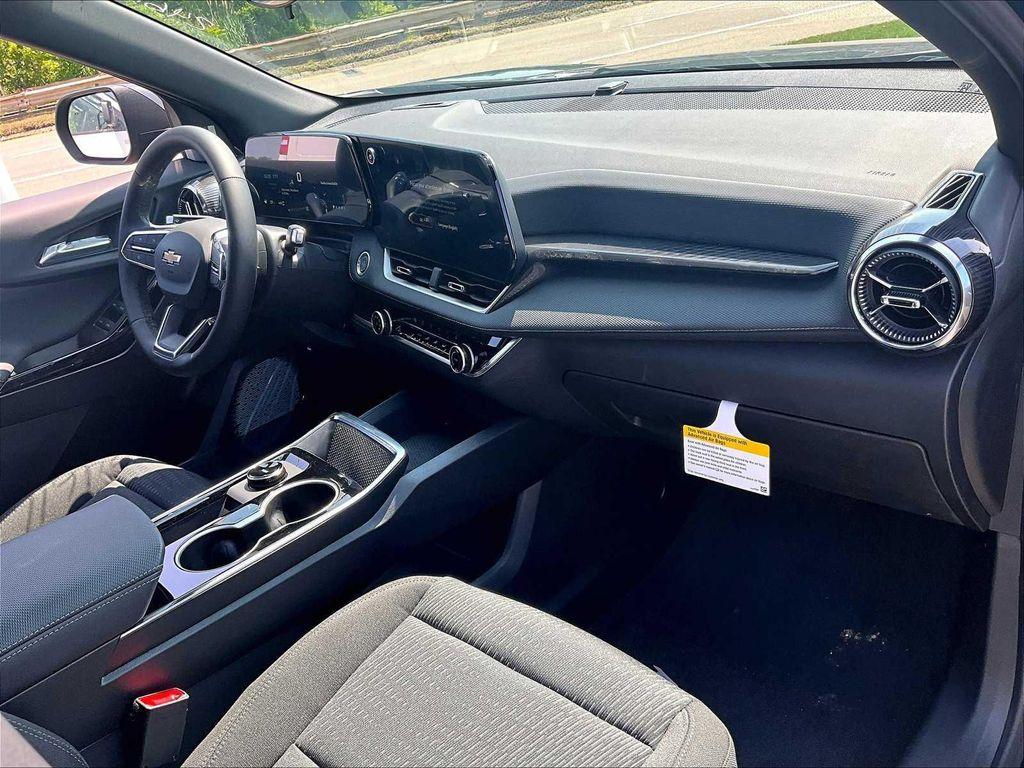 new 2026 Chevrolet Equinox car, priced at $31,585