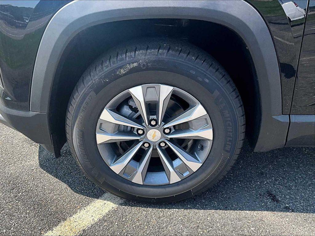 new 2026 Chevrolet Equinox car, priced at $31,585