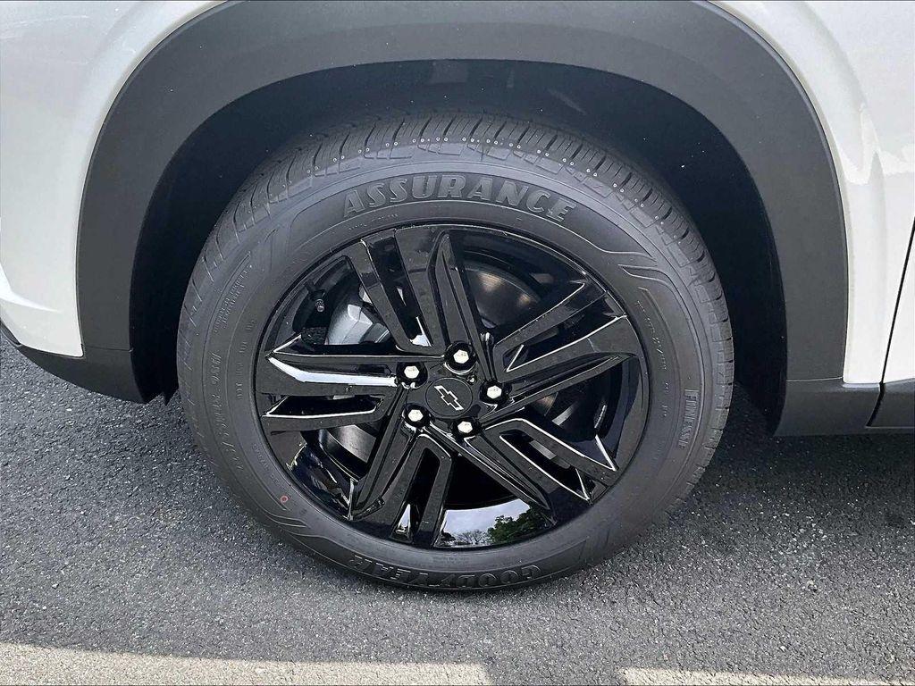 new 2025 Chevrolet Trax car, priced at $26,205