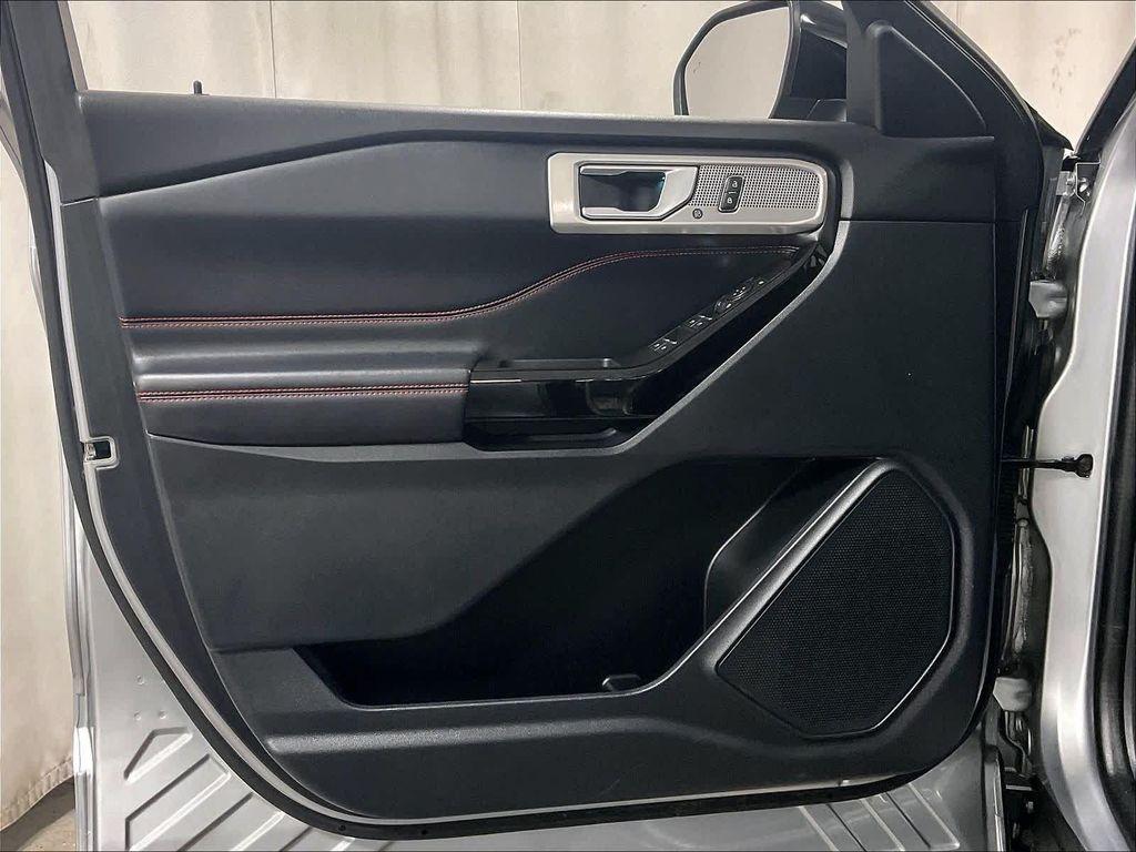 used 2022 Ford Explorer car