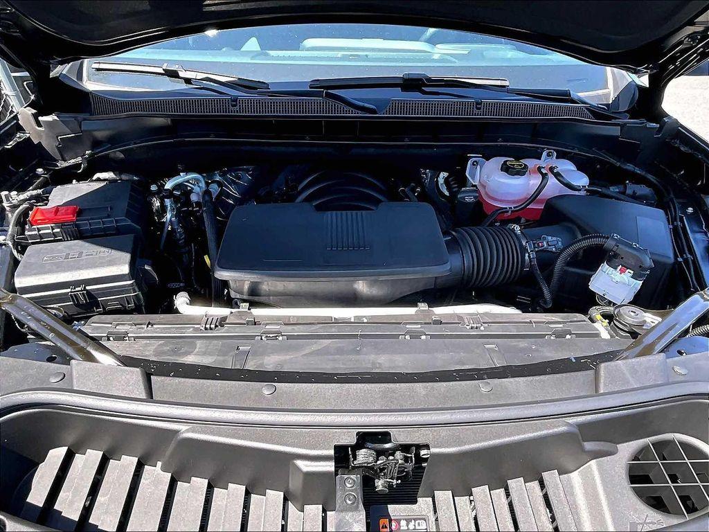 new 2025 Chevrolet Suburban car, priced at $76,470
