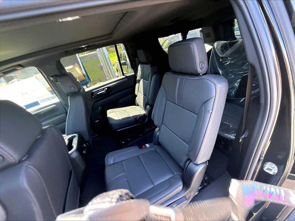 new 2025 Chevrolet Suburban car, priced at $76,470