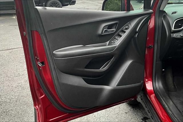 used 2022 Chevrolet Trax car, priced at $18,886
