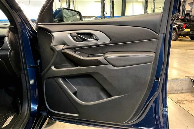 used 2022 Chevrolet Traverse car, priced at $27,900