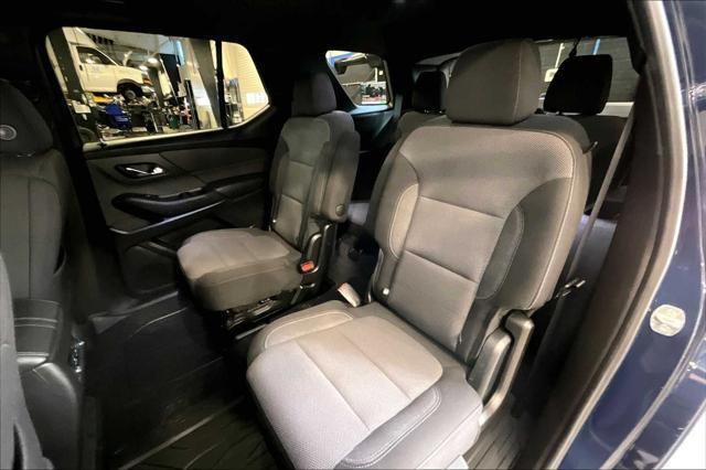 used 2022 Chevrolet Traverse car, priced at $27,900