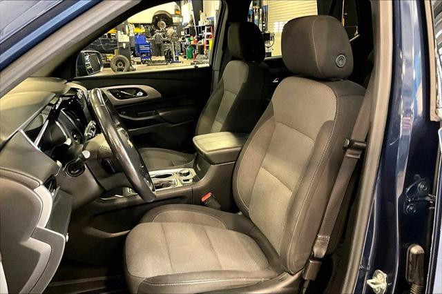 used 2022 Chevrolet Traverse car, priced at $27,900