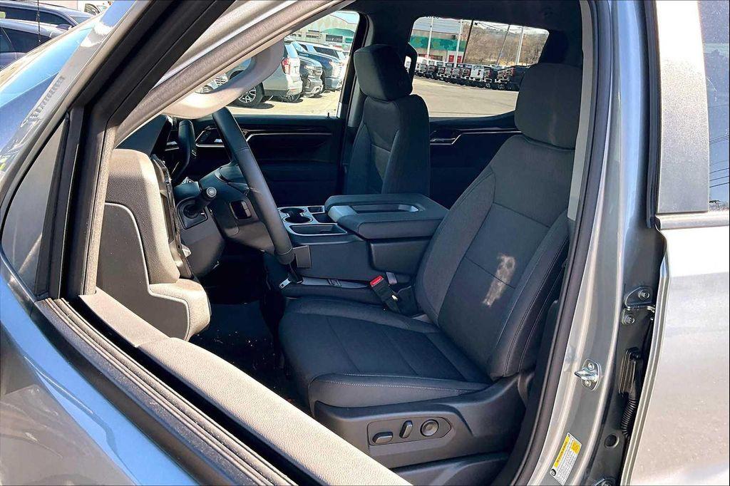 new 2025 Chevrolet Silverado 1500 car, priced at $45,645