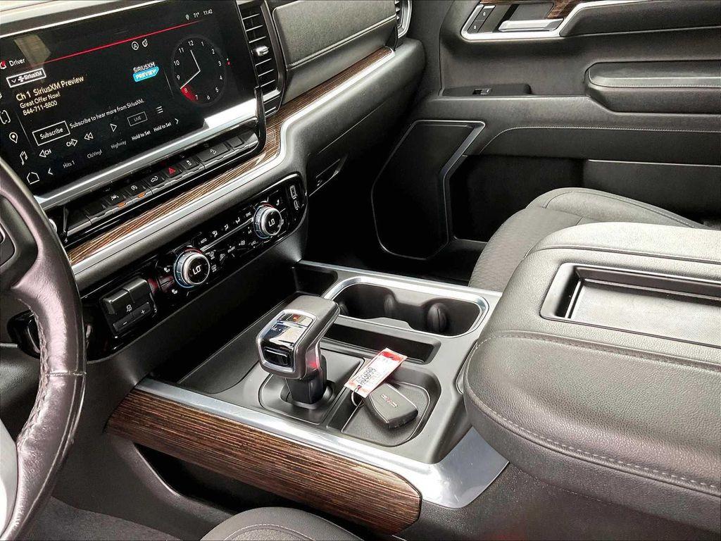 used 2022 GMC Sierra 1500 car, priced at $43,900