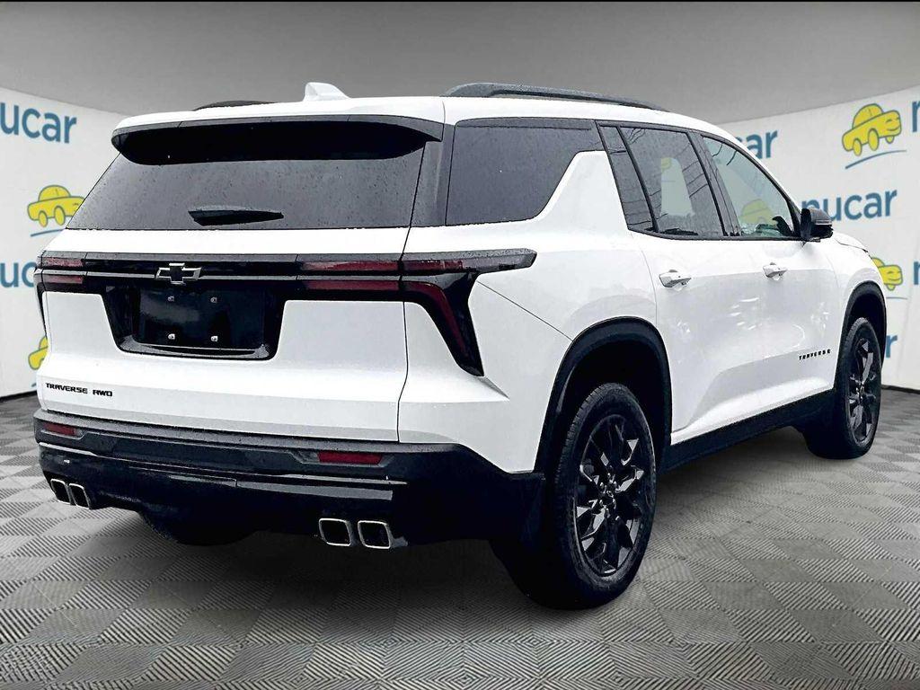 new 2026 Chevrolet Traverse car, priced at $49,025