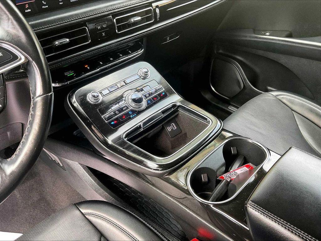 used 2022 Lincoln Nautilus car, priced at $33,900