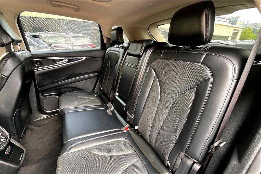 used 2022 Lincoln Nautilus car, priced at $36,300