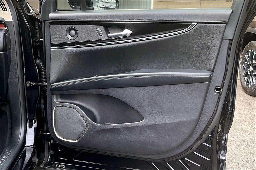 used 2022 Lincoln Nautilus car, priced at $36,300