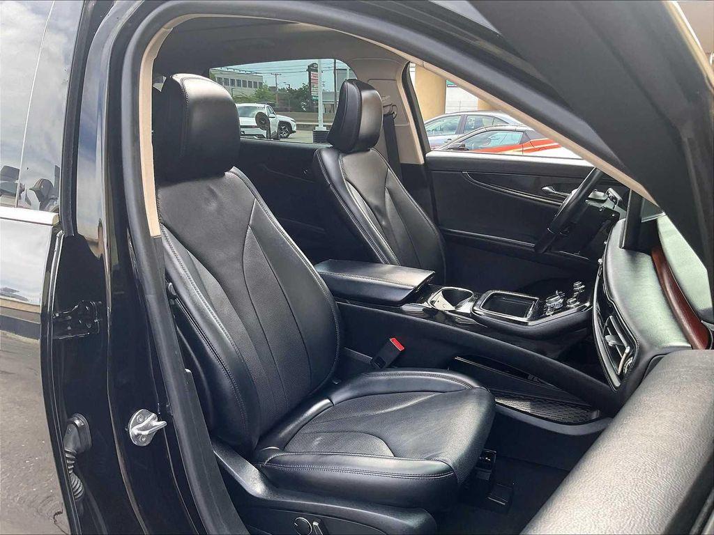 used 2022 Lincoln Nautilus car, priced at $33,900