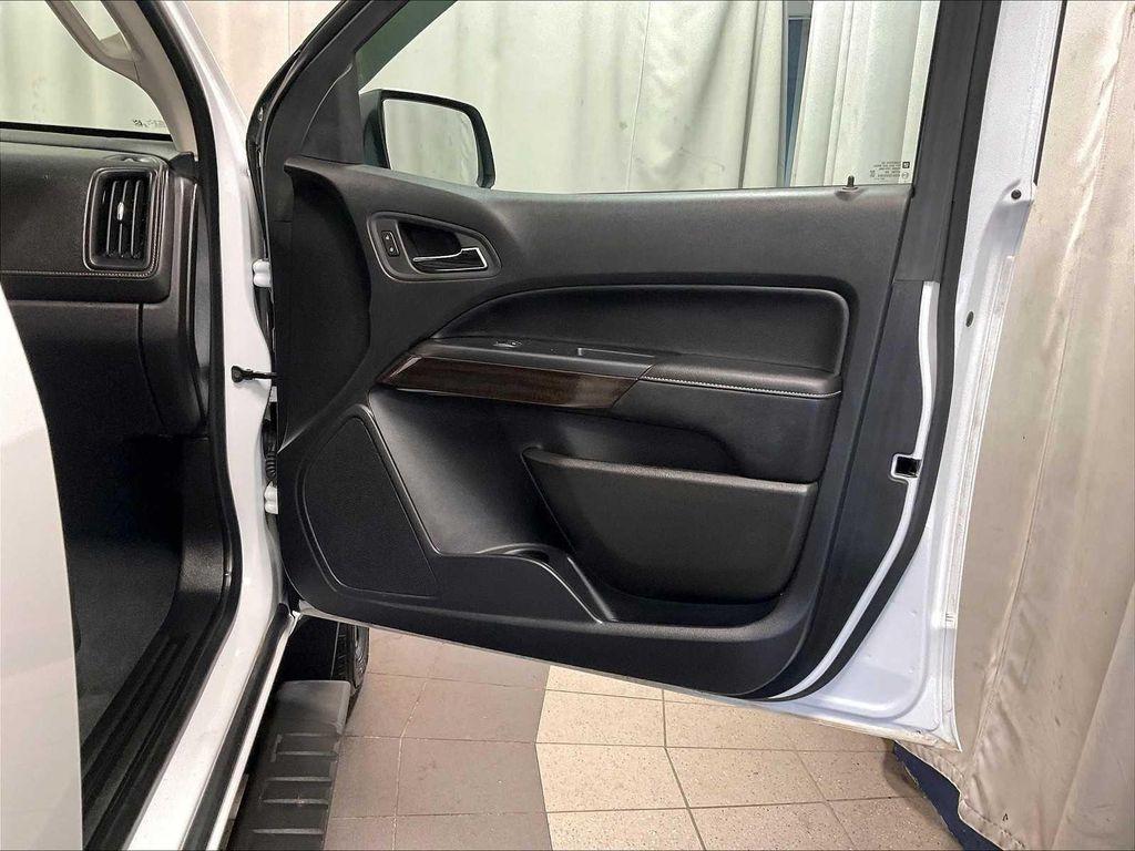used 2022 GMC Canyon car, priced at $33,900
