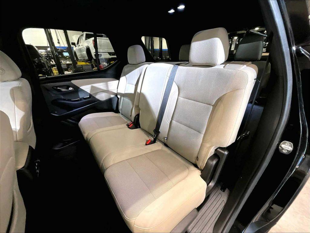 used 2022 Chevrolet Traverse car, priced at $24,900