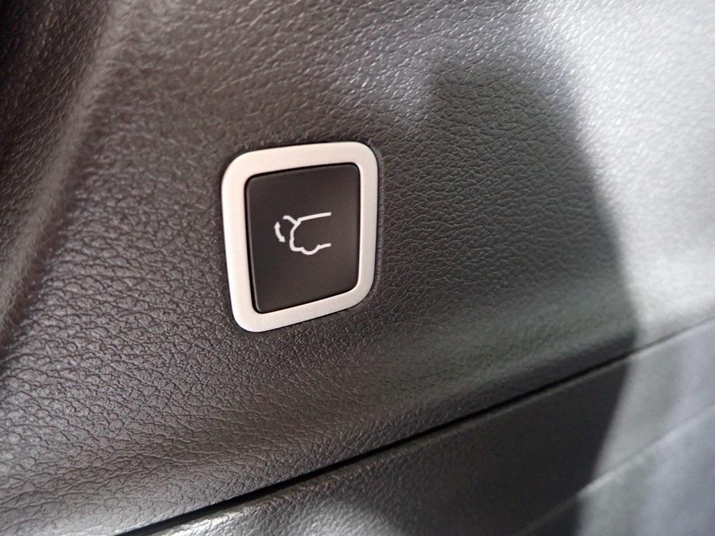 new 2026 Chrysler Pacifica car, priced at $42,890