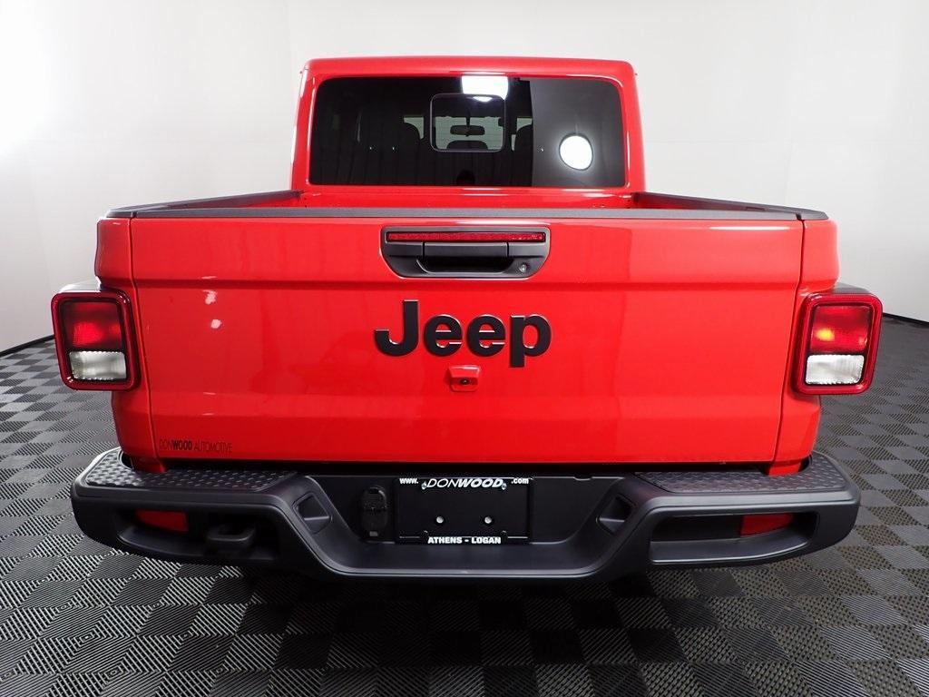 new 2025 Jeep Gladiator car, priced at $38,000