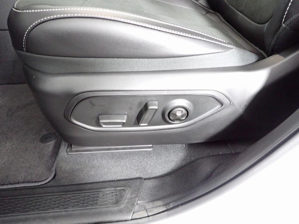 new 2025 Jeep Grand Cherokee L car, priced at $43,842