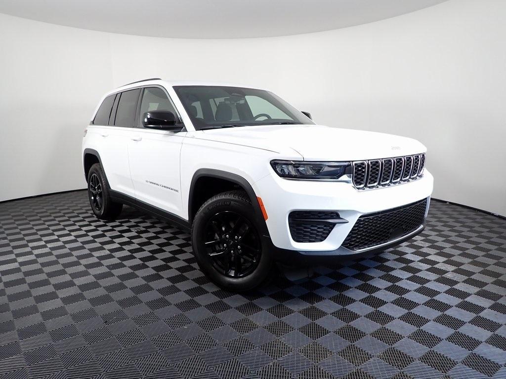 new 2025 Jeep Grand Cherokee car, priced at $40,250